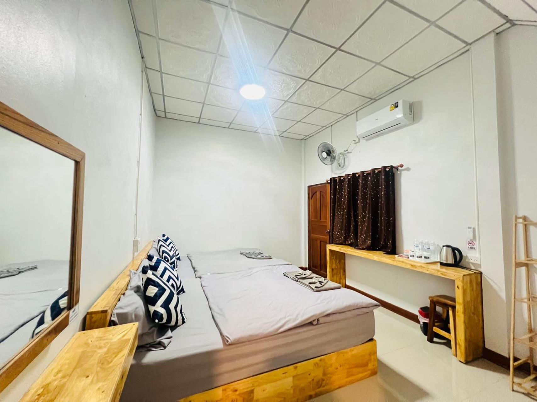 Lungwang Guest House Ban Rak Thai Exterior foto