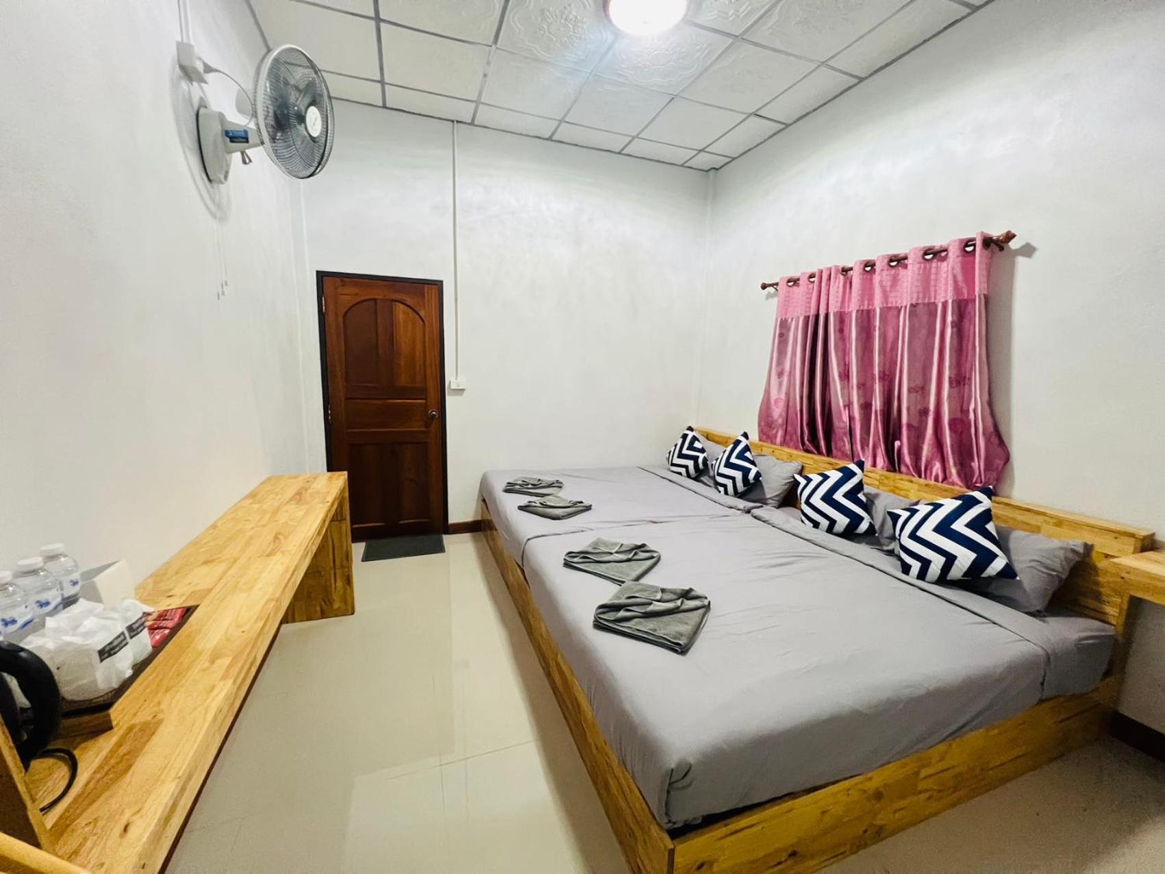 Lungwang Guest House Ban Rak Thai Exterior foto