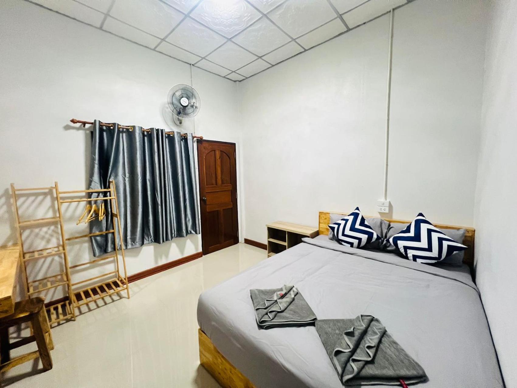 Lungwang Guest House Ban Rak Thai Exterior foto